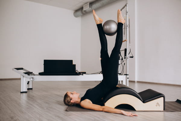 Pilates ajuda a aliviar sintomas da TPM