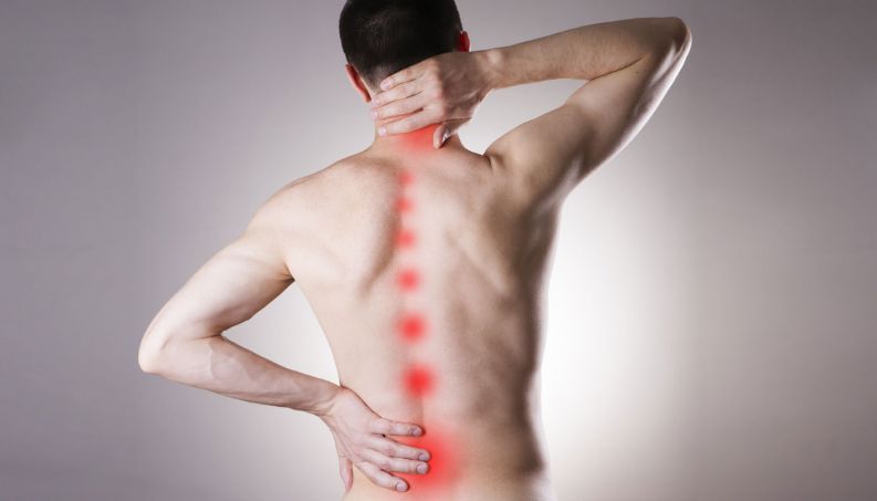 Dor nas costas: por que consultar um reumatologista?